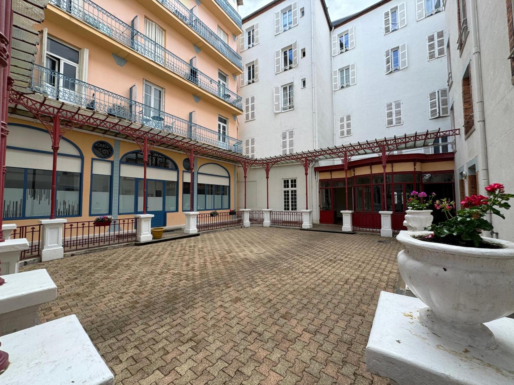 Petit Splendid - Ancien Palace, Balcon, Centre Vichy Buitenkant foto